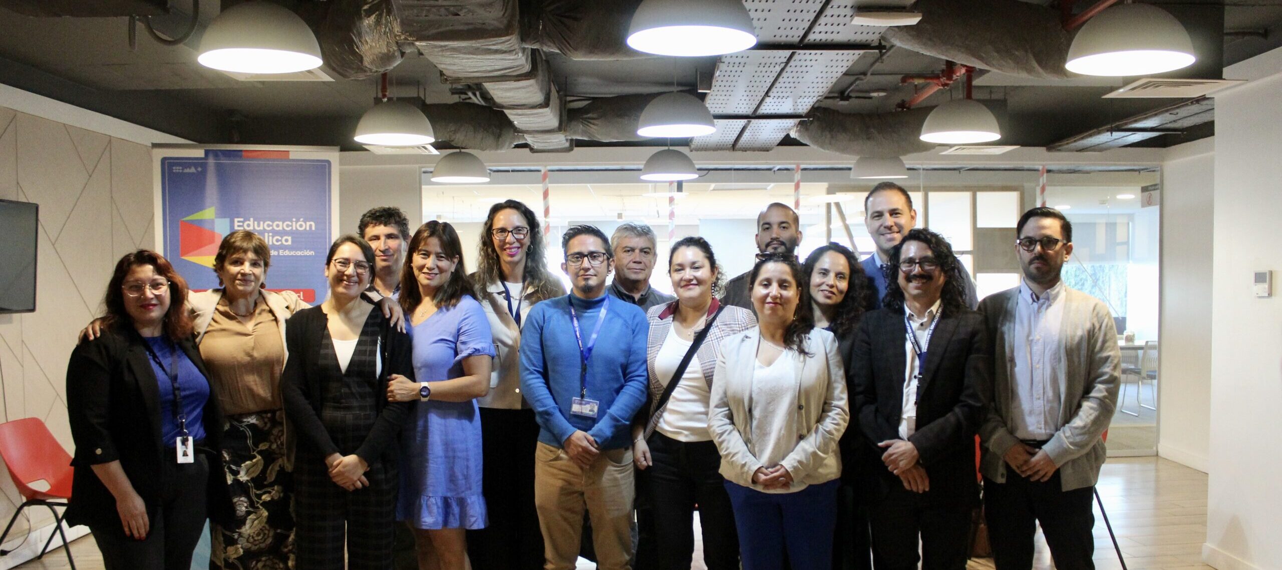Se inicia trabajo de coordinación con Colegio de Profesores para traspaso educativo en Santiago Centro.