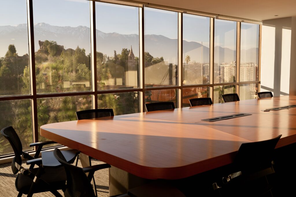 Oficinas del SLEP Santiago Centro Miraflores 222 Santa Lucía 2