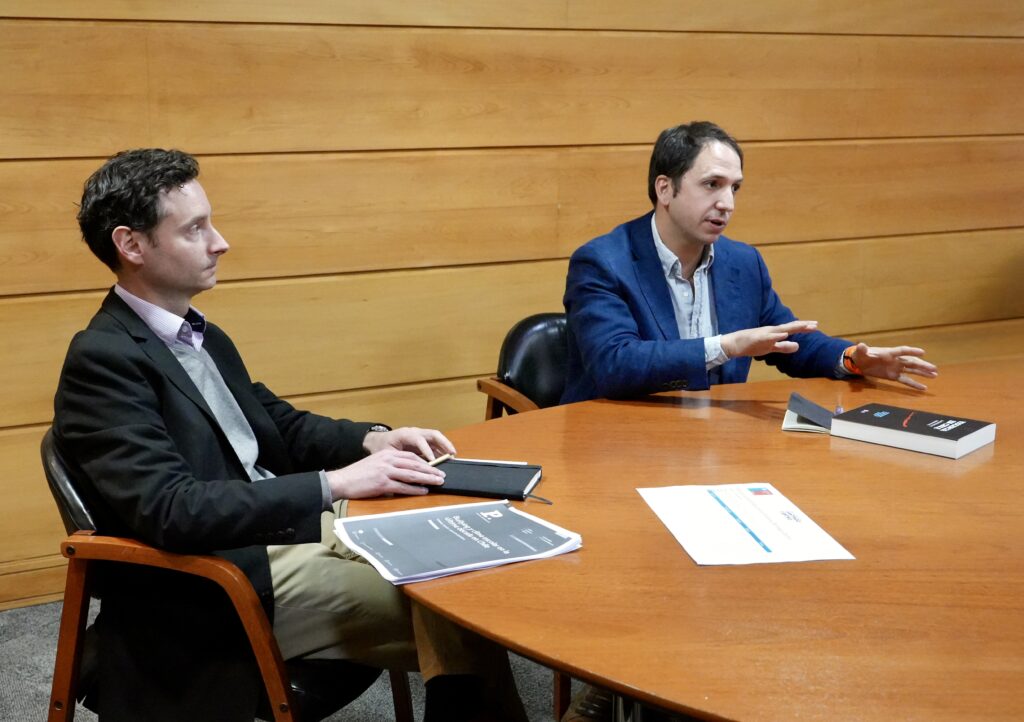 Sebastián Izquierdo, Paulina Retamales, CEP y SLEP Santiago Centro