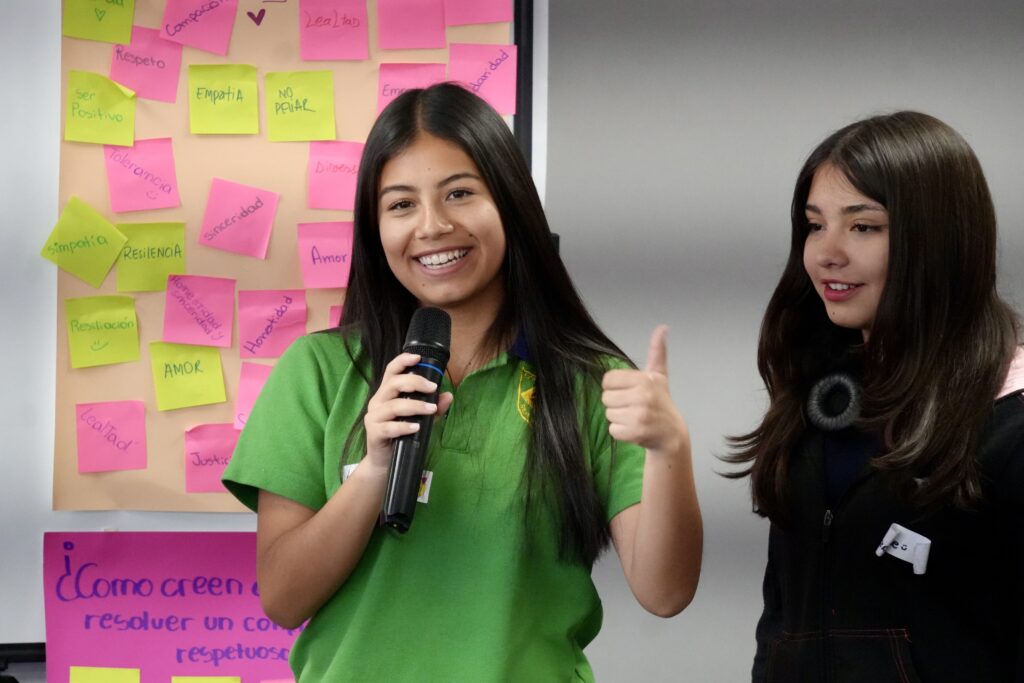 Estudiantes escuelas y Liceos Taller octubre 5